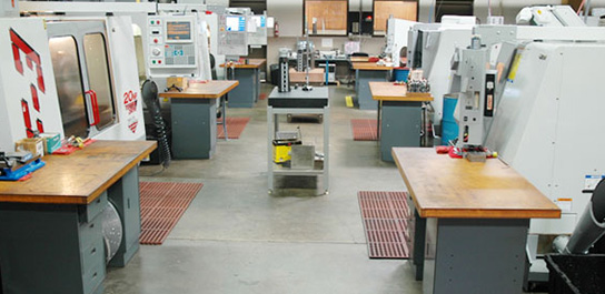 中国北车选用的钳工台